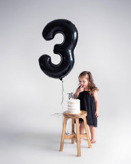 IWERP black-16th-birthday-balloon self-sealing design simplifies setup.