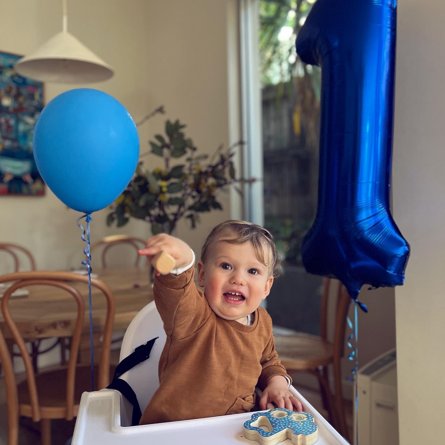 IWERP Navy 11 balloon enhances party displays and celebrations.