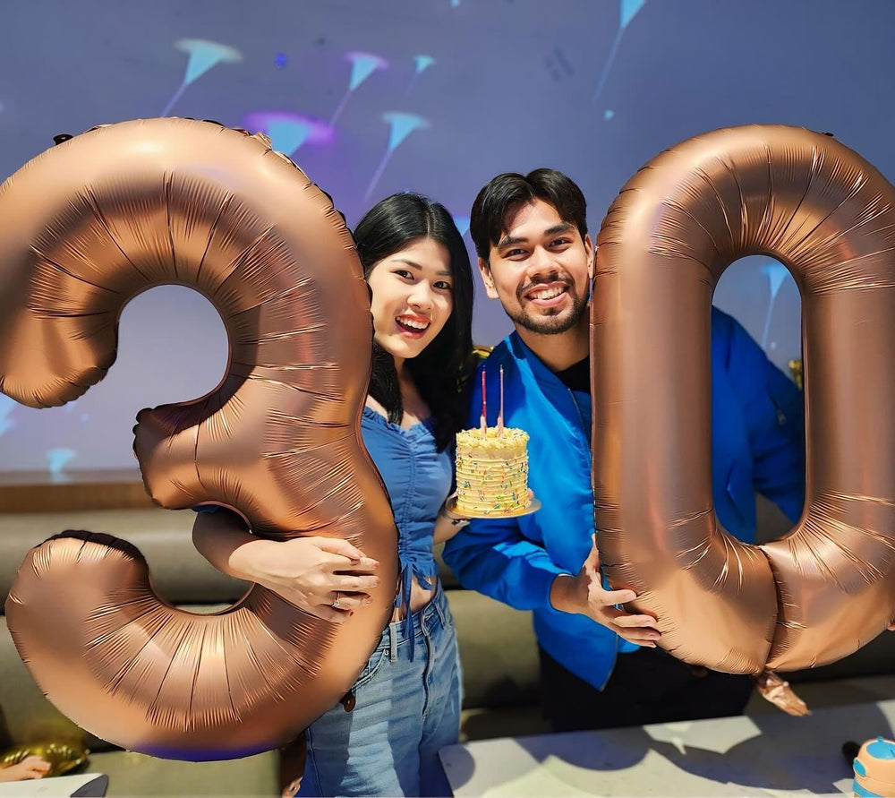 IWERP reusable design lets you deflate and store for future celebrations without losing shape.