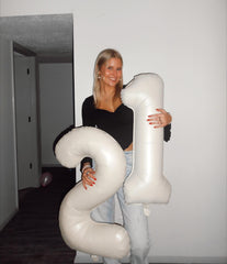 IWERP cream 21 balloon stage backdrop enhances center-stage visuals