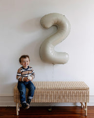 IWERP Cream Number 2 Balloon 40-Inch features self-sealing valve for easy use.