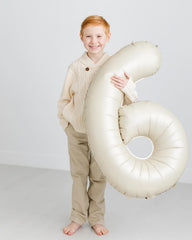 IWERP Cream Number 7 balloon adds elegant birthday decor.