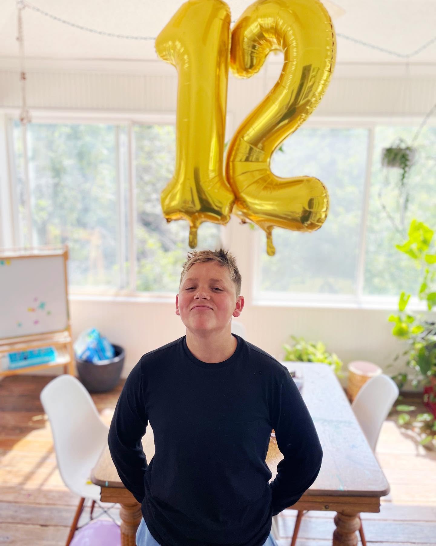 IWERP durable gold 16th birthday balloon close-up highlights premium finish