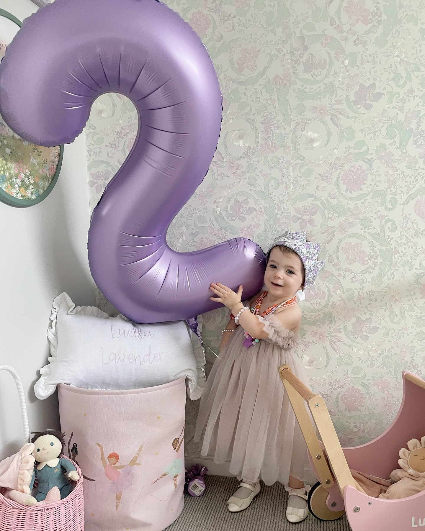 IWERP Durable lilac balloon material offers lasting décor through long party days