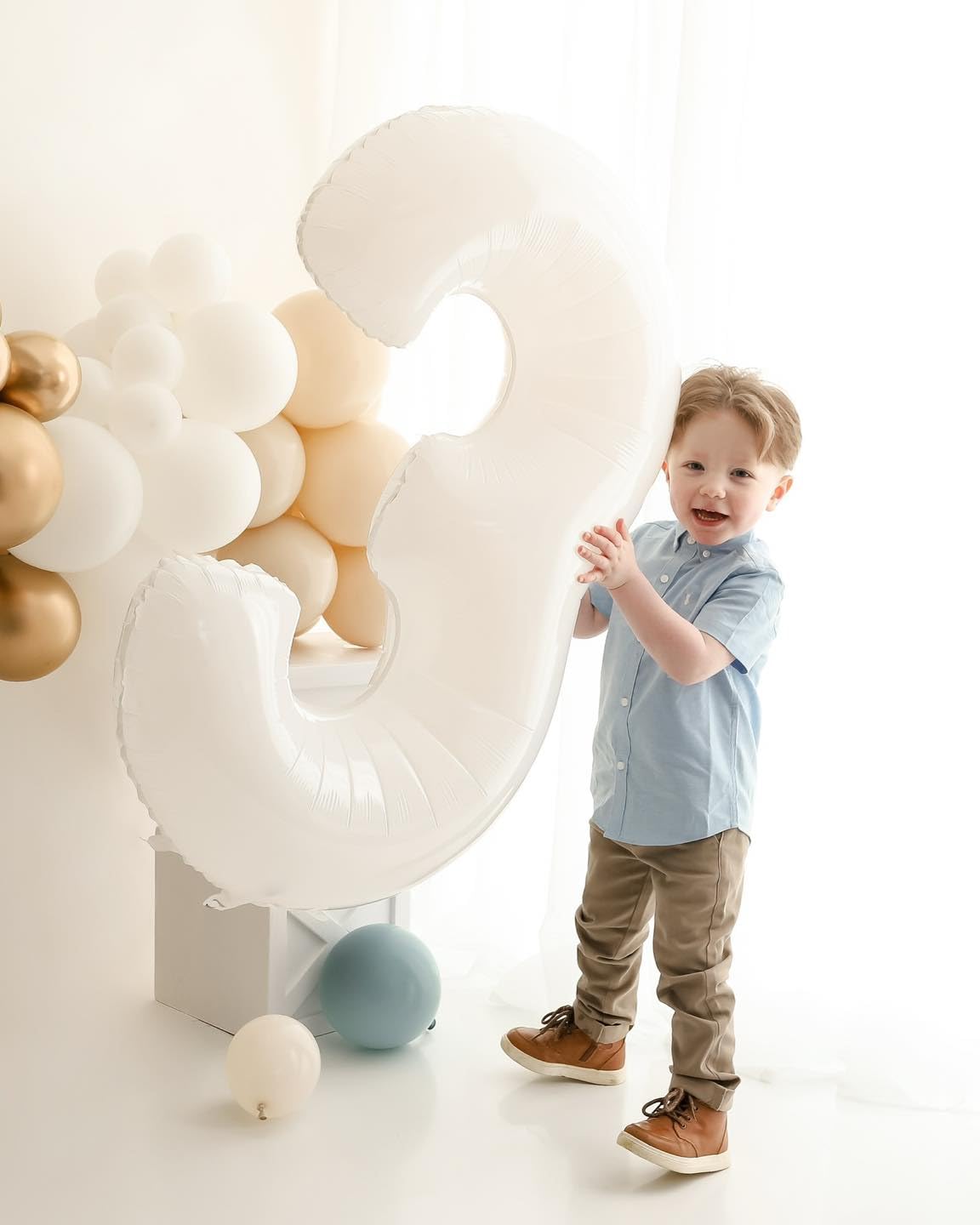 IWERP durable white 5-number balloon designed for long celebrations.