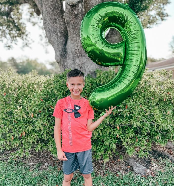 IWERP 19 balloon foil adds a glossy focal point for party styling.