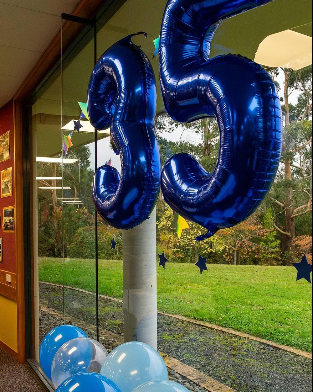 IWERP giant foil Number 7 balloon adds bold milestone flair to celebrations.