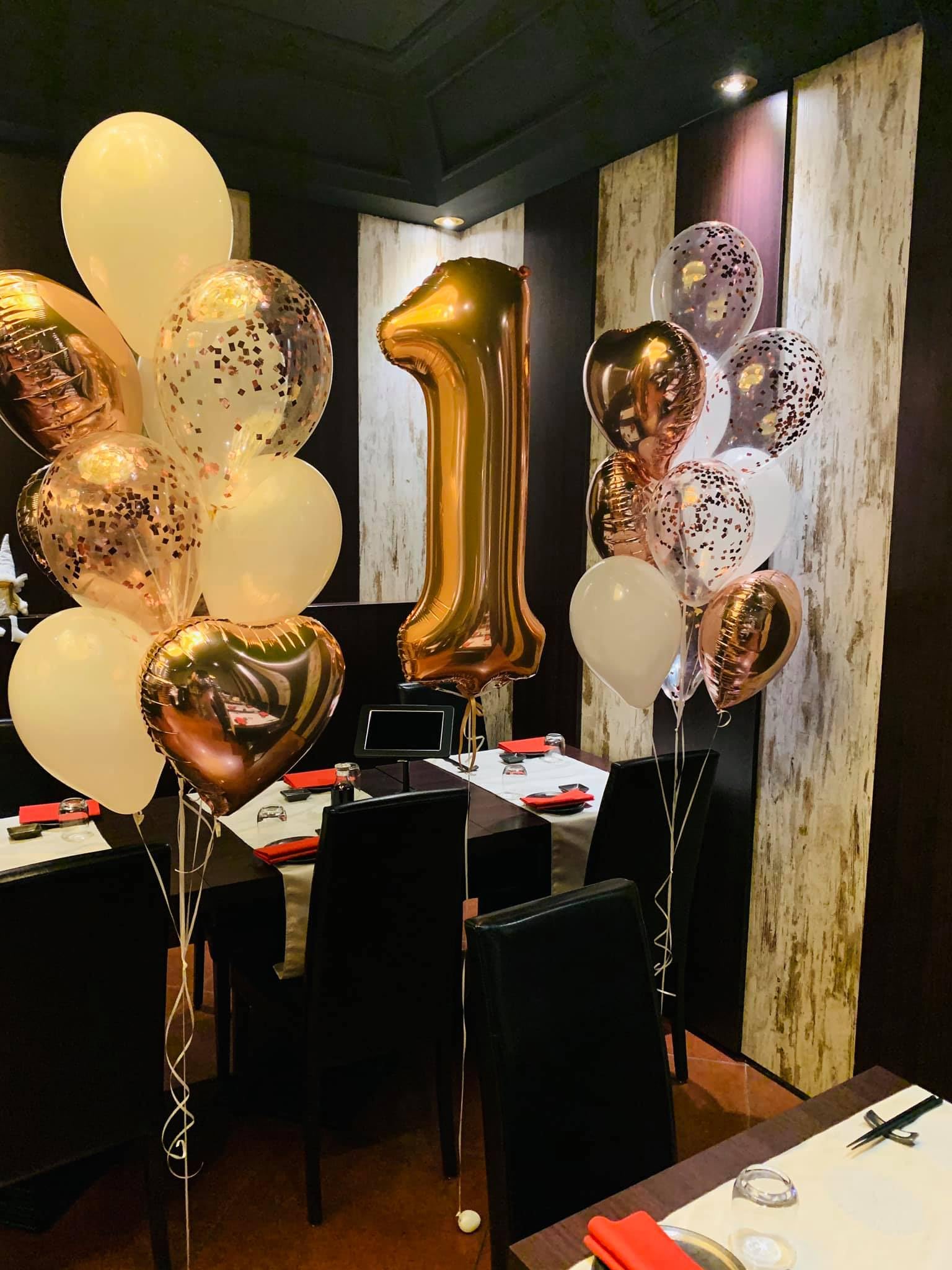 IWERP shimmering gold foil balloon adds luxe shine to celebrations.