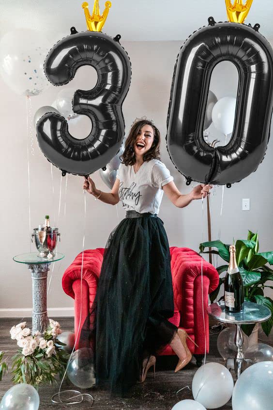 IWERP golden crown balloon complements the 5 balloon with regal touch