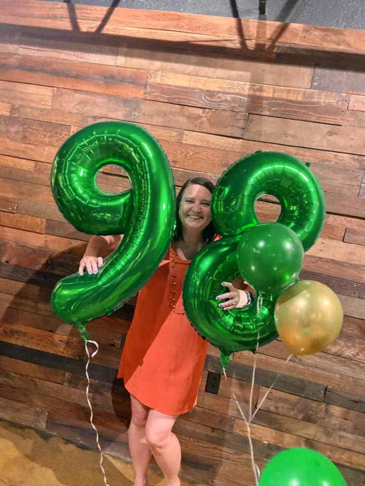 IWERP green 8th birthday foil balloon enhances party decor with a vibrant focal point.