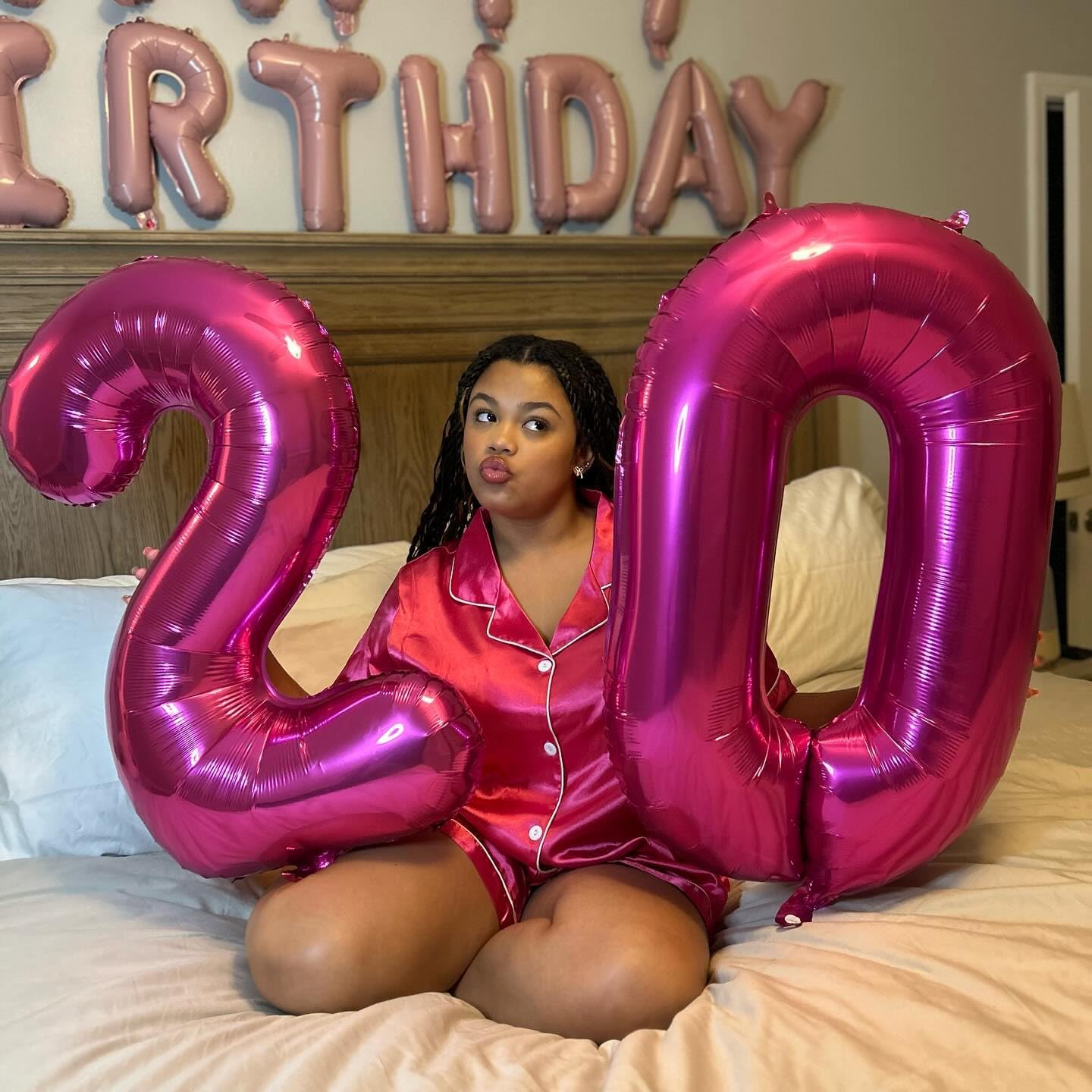 IWERP reusable hot pink number 7 balloon for long party sets.