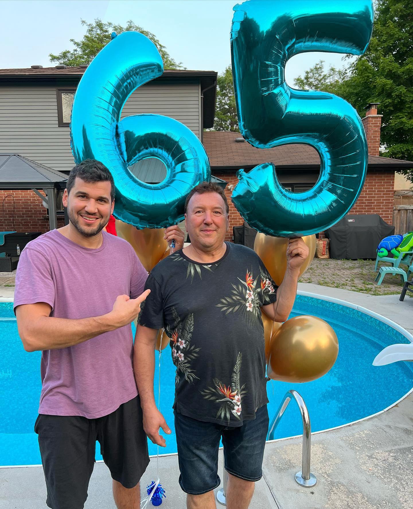 IWERP light blue number 4 balloon ready for easy air inflation and hanging