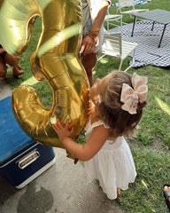 IWERP light gold birthday decor enhances celebrations with subtle, sparkling charm.