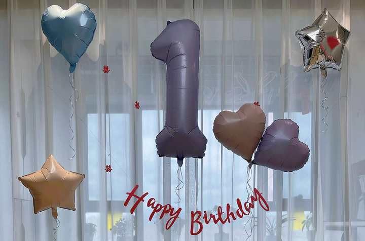 IWERP Lilac foil balloon enhances photo-worthy birthday moments.