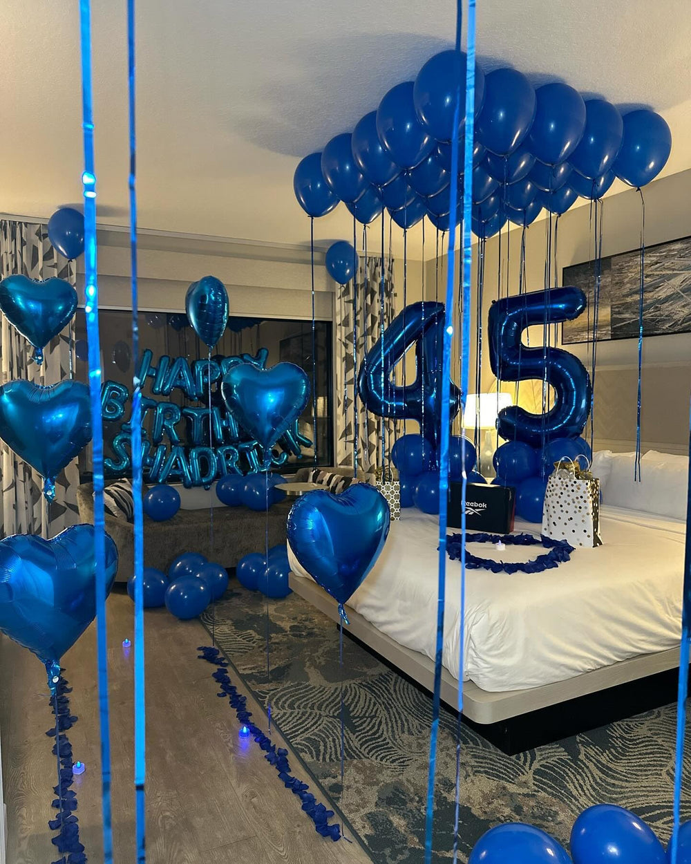 IWERP metallic blue 50-balloon close-up showing premium finish for celebrations