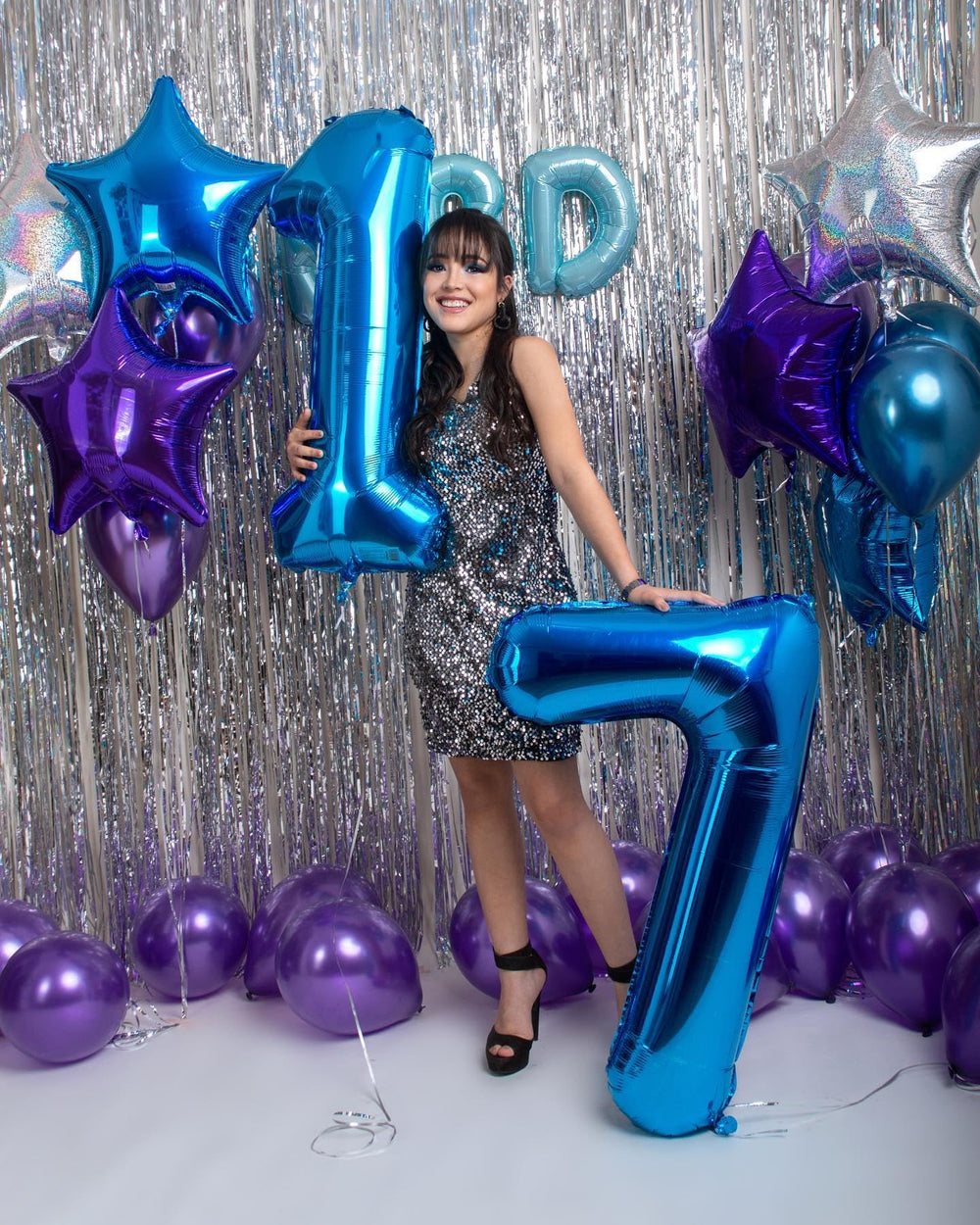 IWERP navy blue 7th birthday balloon adds elegant sparkle to celebration decor.