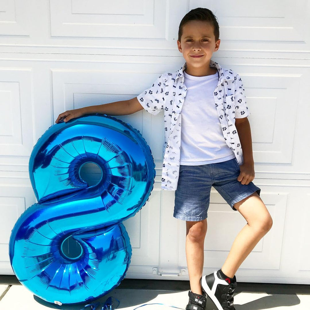 IWERP navy blue party balloon set adds elegant touch to any event.
