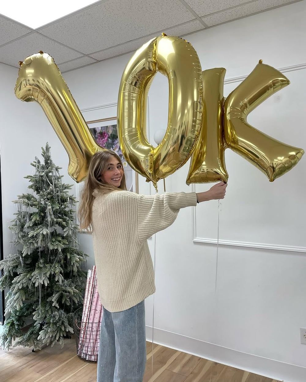 IWERP number balloon inflation options highlight helium or air for versatile decorations.