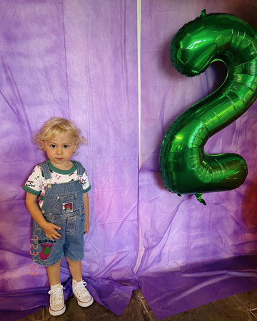IWERP Perfect photo backdrop for green-themed parties and moments.