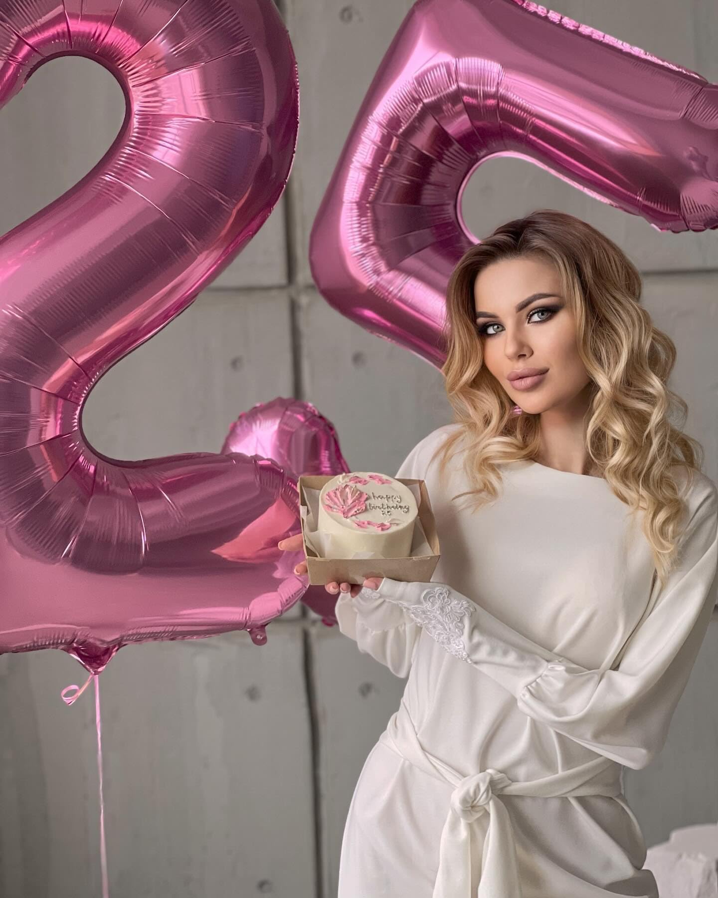 IWERP pink number 2 balloon decor idea adds charm to celebrations