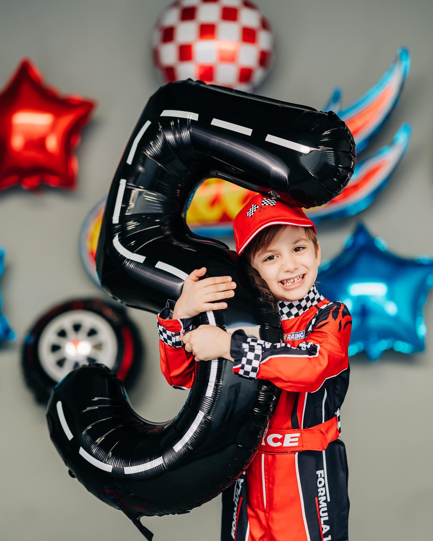IWERP Race Car 9-balloon foil close-up highlights shimmering finish