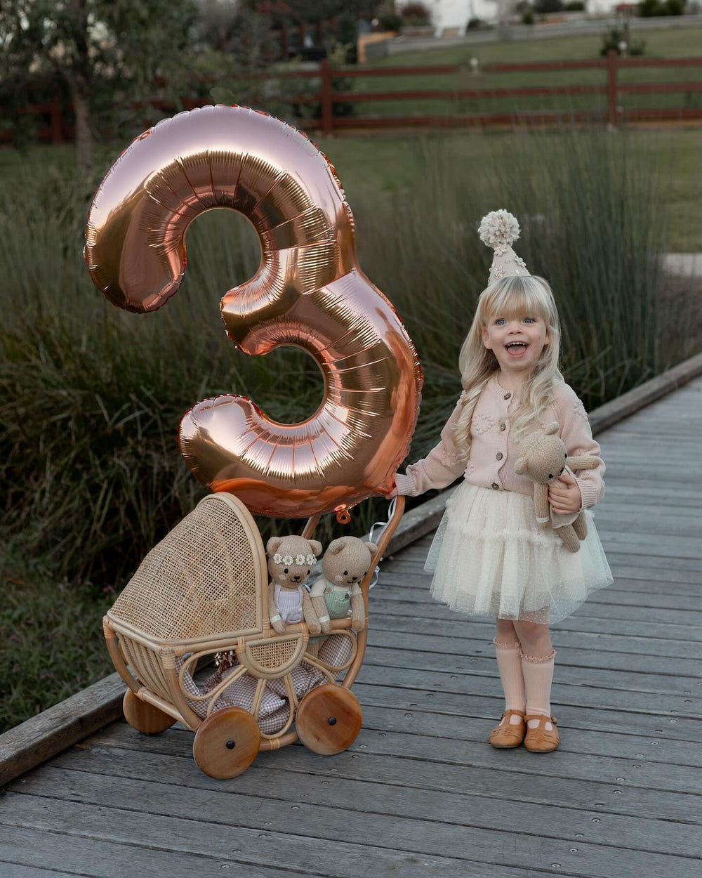 IWERP rose gold 13th balloon with self-sealing valve for easy inflation.