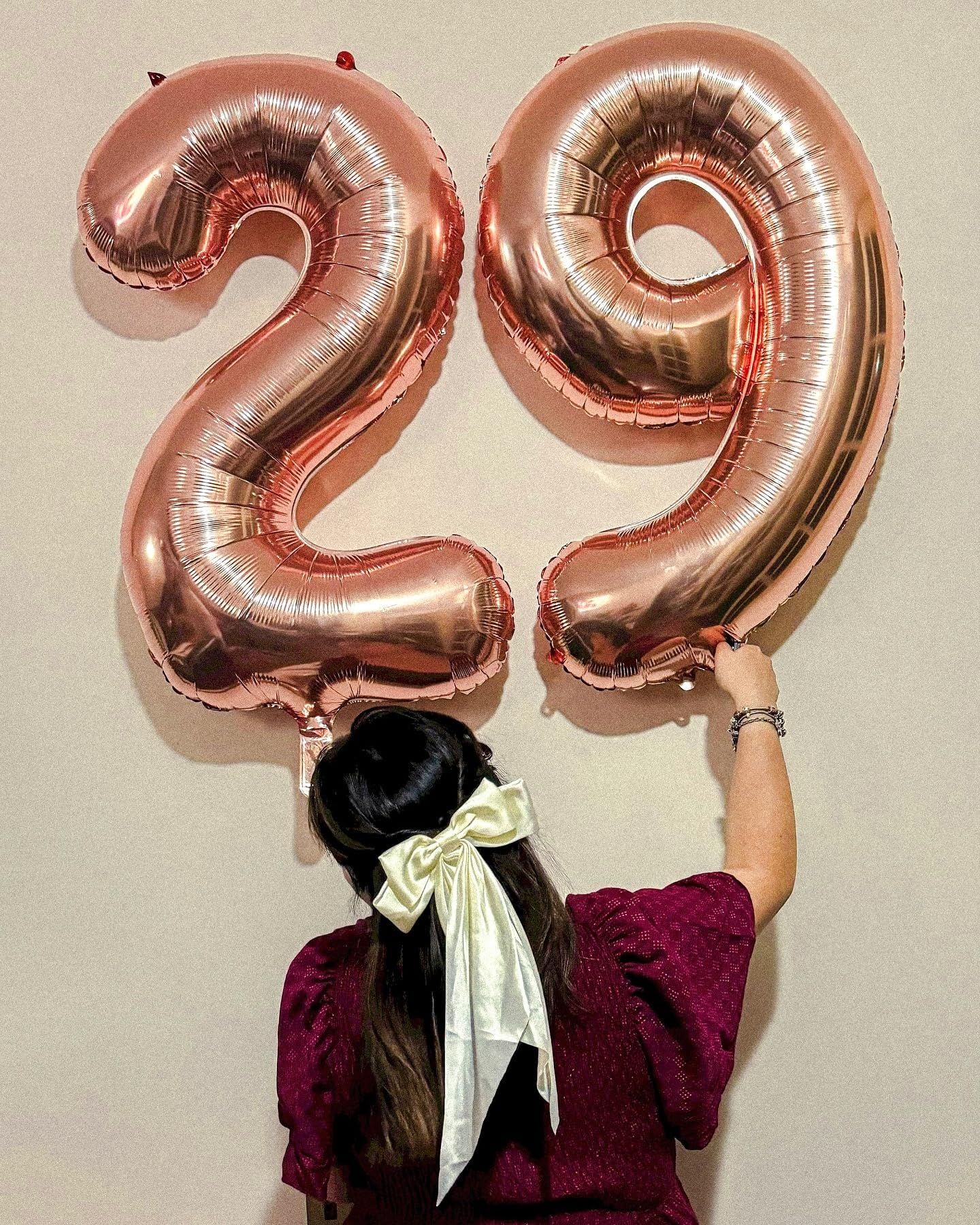 IWERP Rose Gold foil Number 19 balloon adds elegant décor to parties.