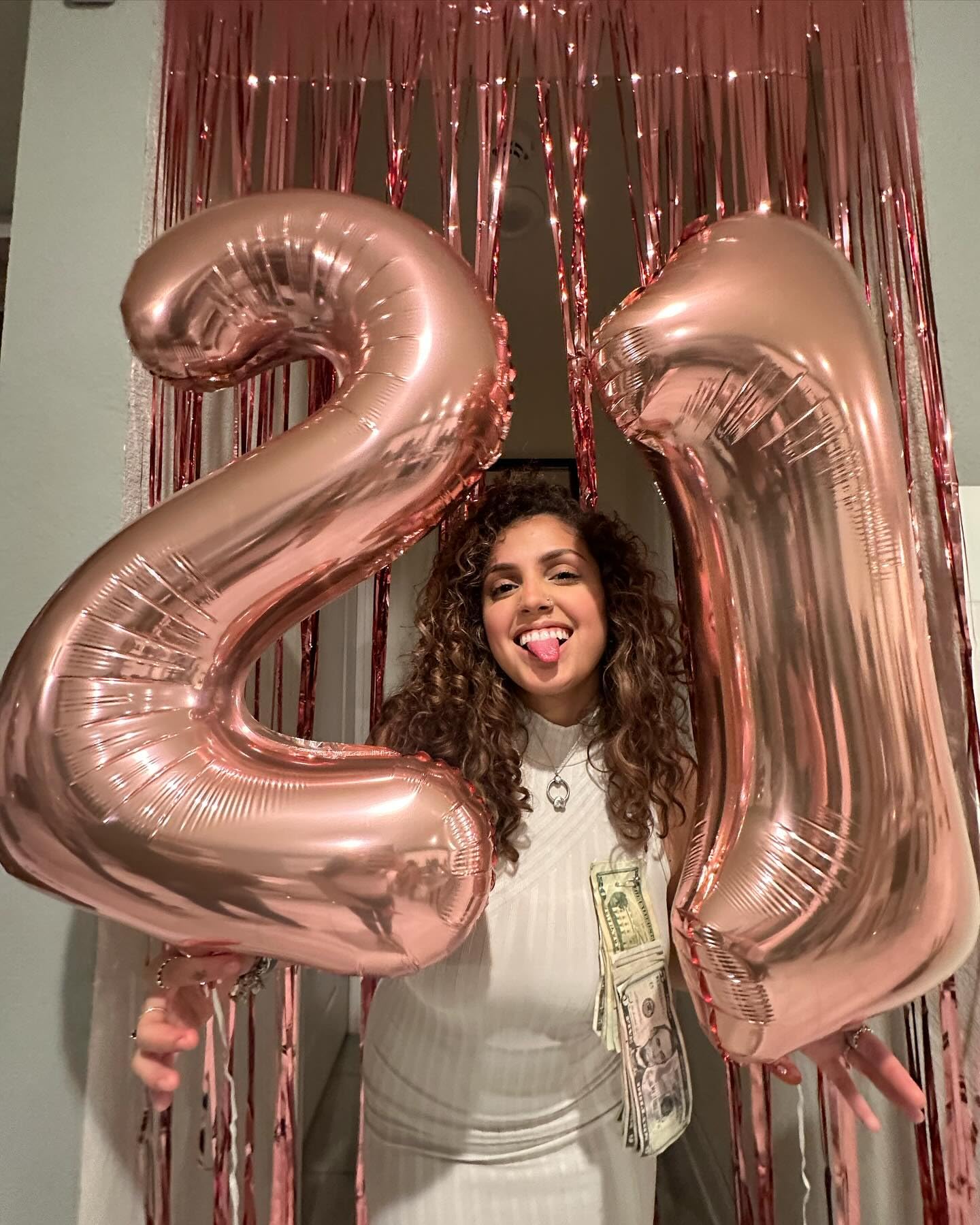 IWERP Rose Gold Number 21 balloon simple storage after celebrations.