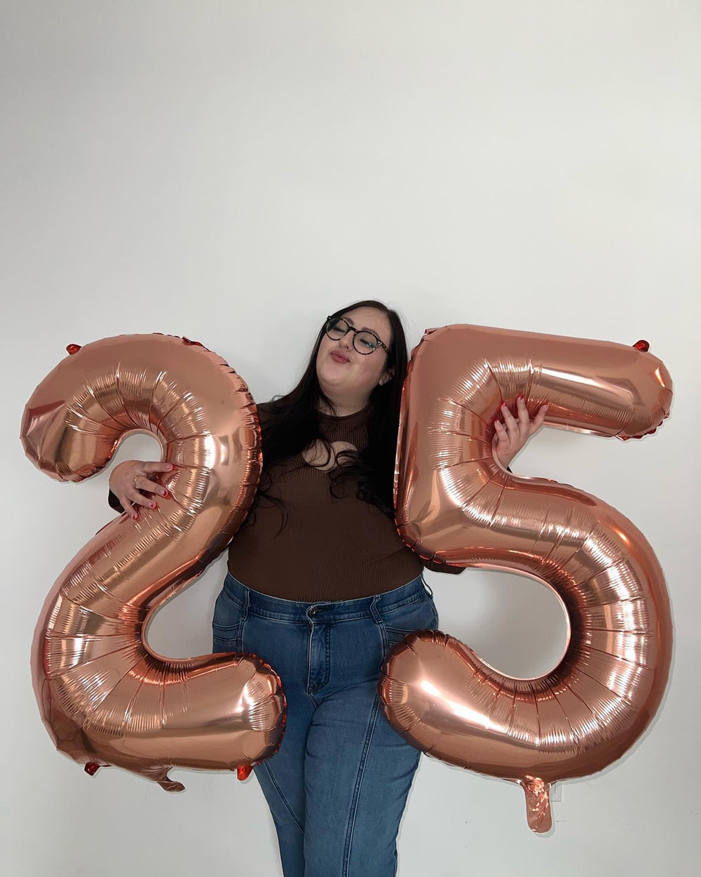 IWERP Rose Gold Number 25 balloon in a festive party setup