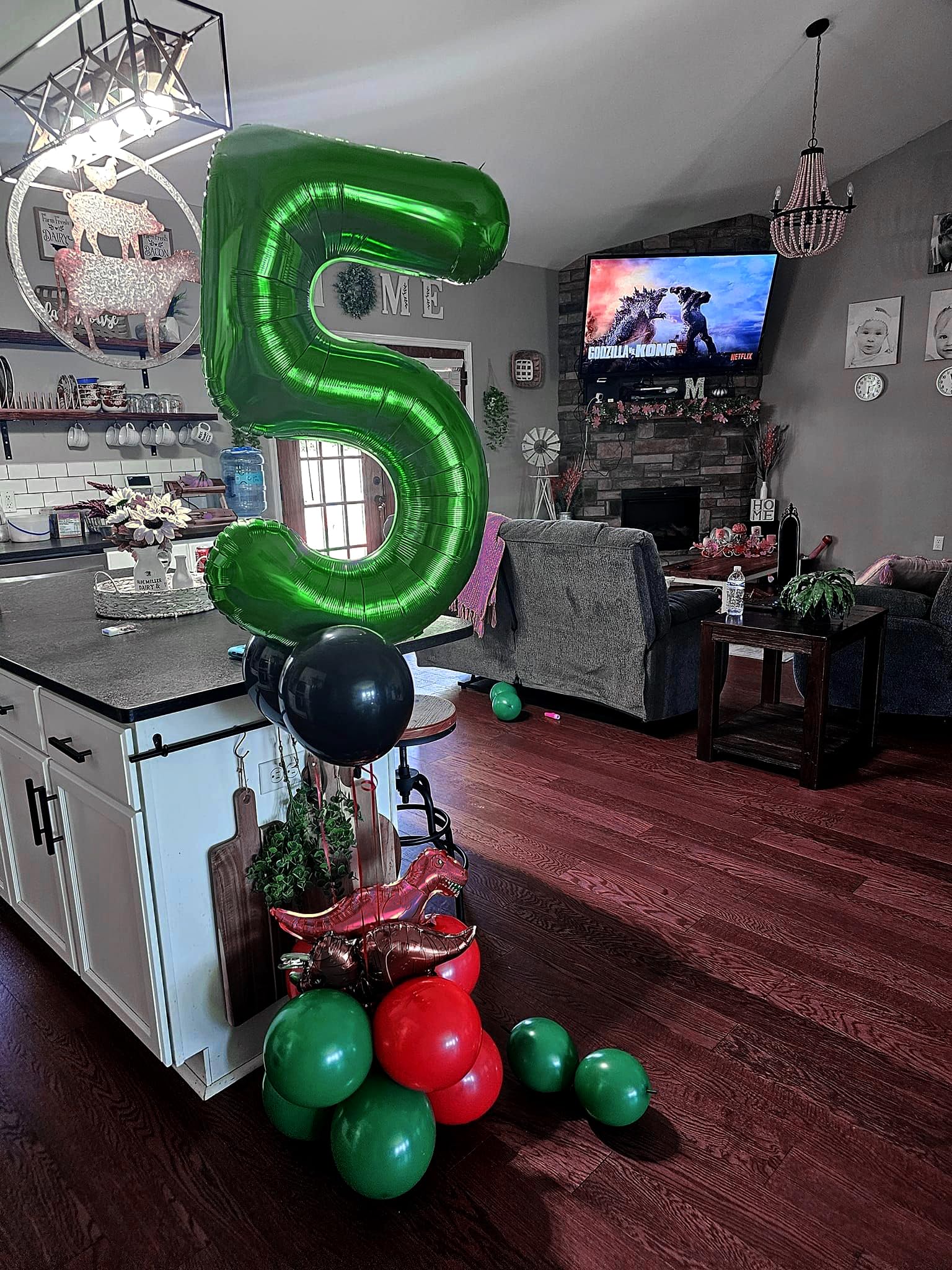 IWERP Self-sealing foil balloon 18—easy setup for quick decorating.