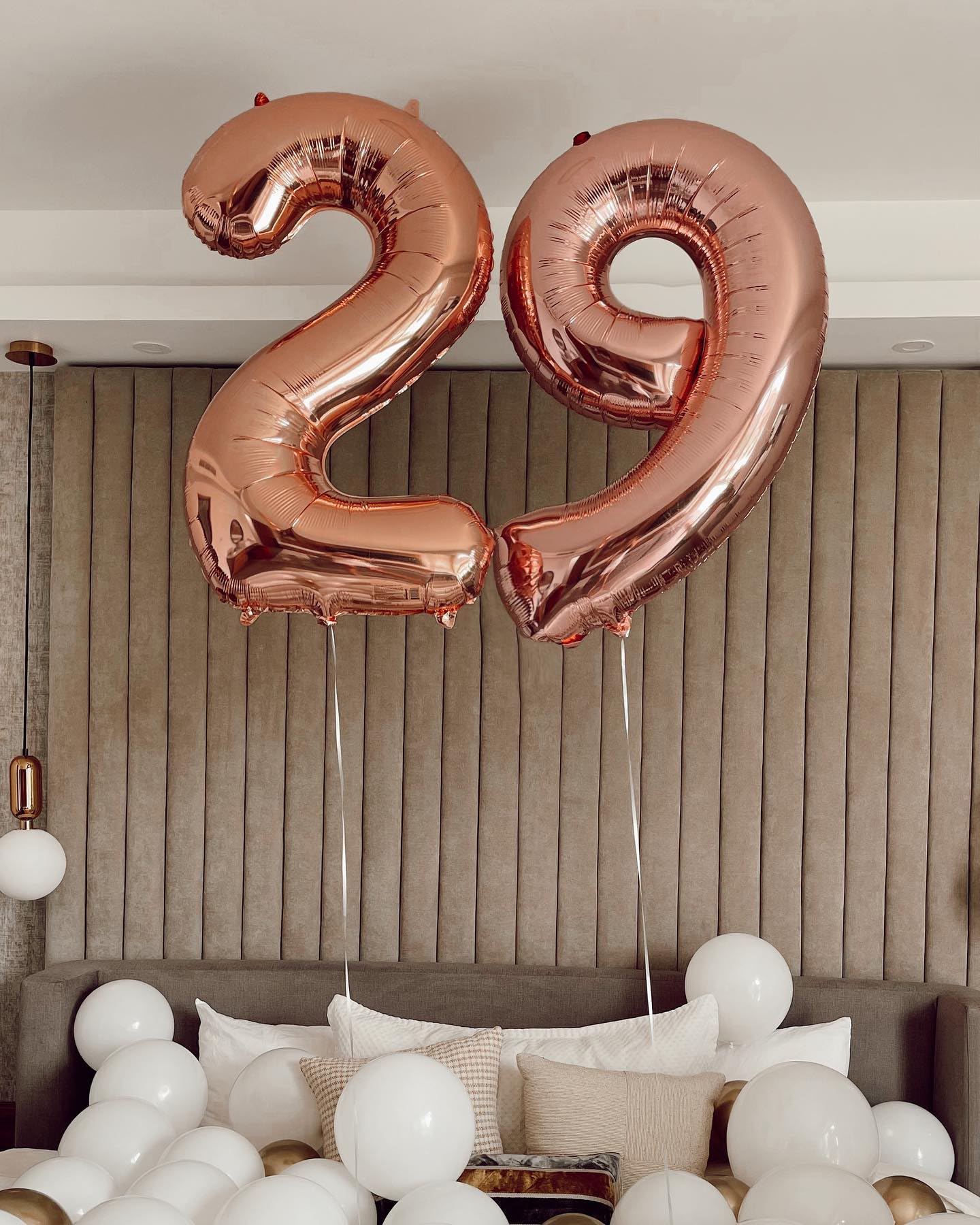 IWERP Self-sealing foil balloon 19 simplifies setup and reuse.