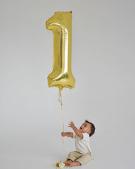 IWERP self sealing gold number balloon for quick setup.
