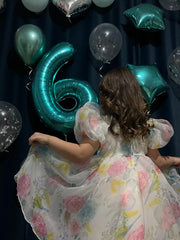 IWERP teal entrance display balloon enhances first impression of the party