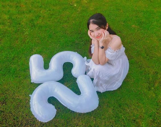 IWERP self-sealing white number balloon simplifies quick setup.