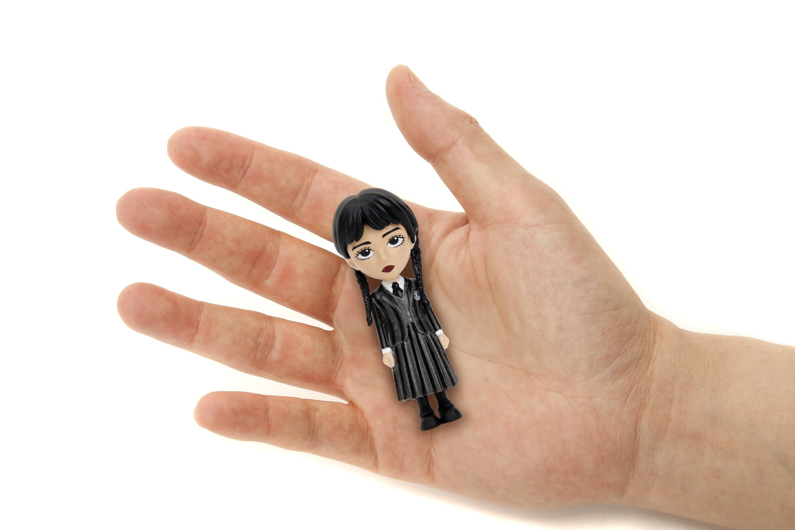 Jada 2.5-inch figures portable for desk or shelf setups.