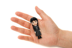Jada 2.5-inch figures portable for desk or shelf setups.