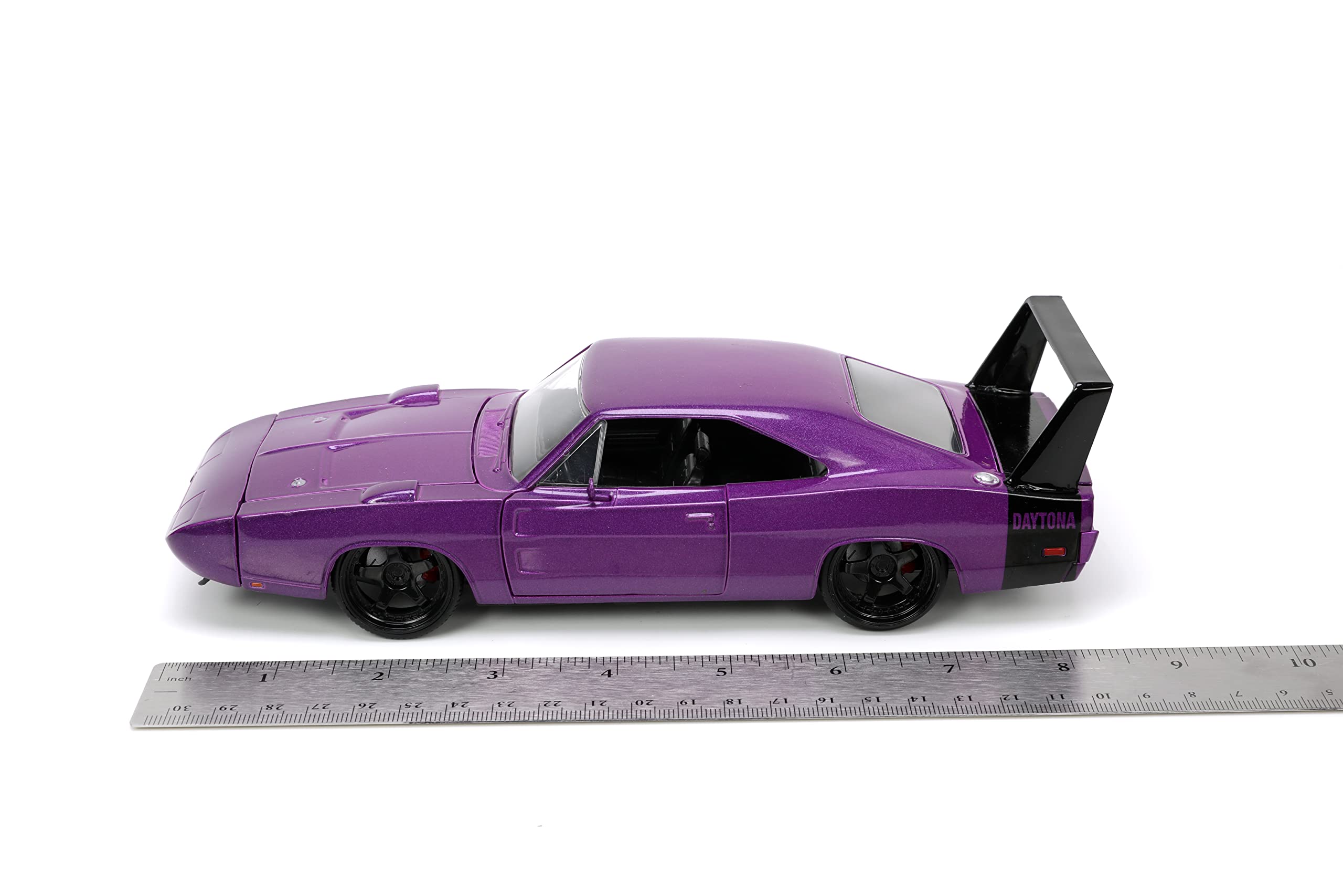 Jada Big Time Muscle 1969 Dodge Charger Daytona wheel design enhances period look and balance.