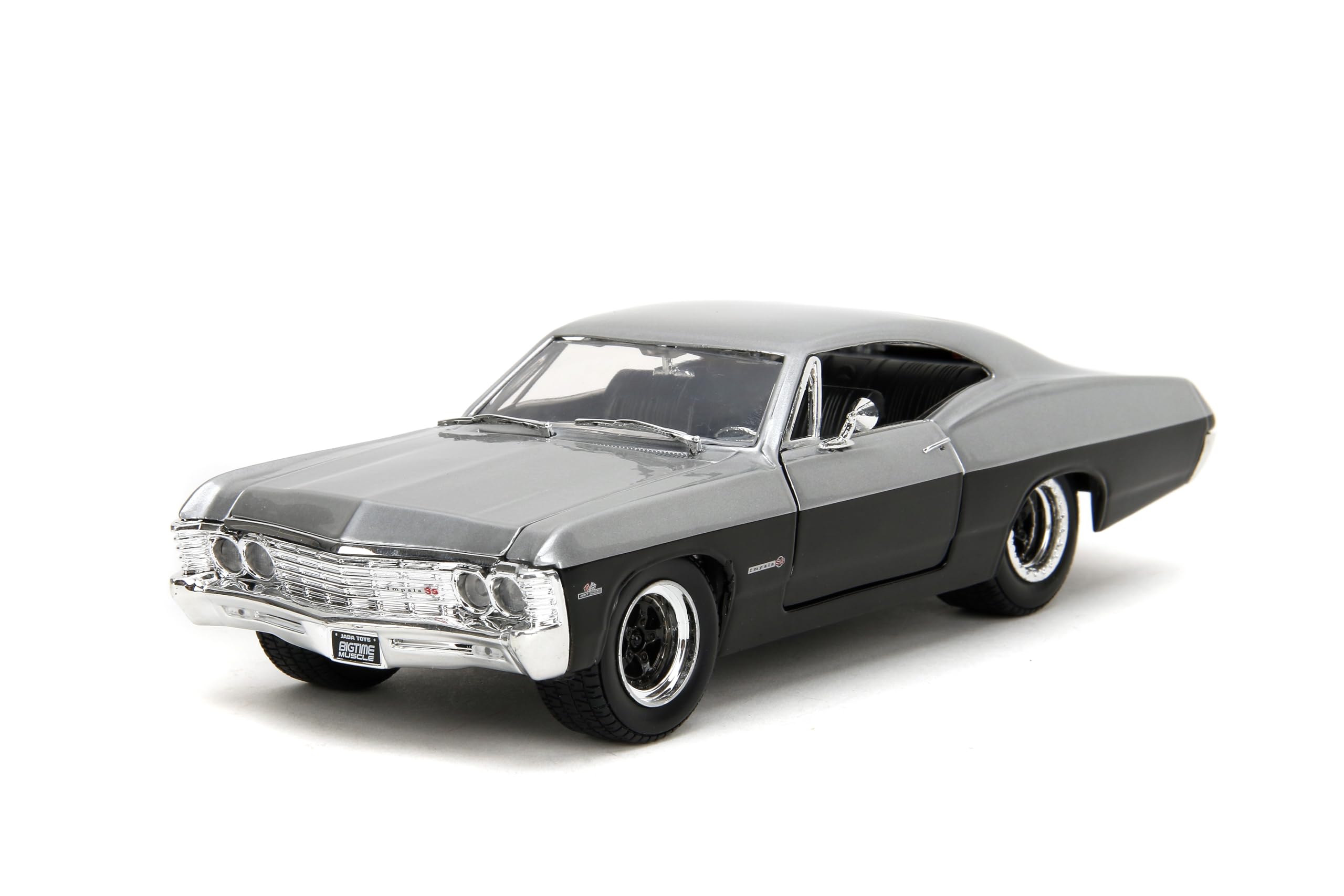 Jada BigTime Muscle Impala SS candy-silver-black finish for classic muscle car vibe.
