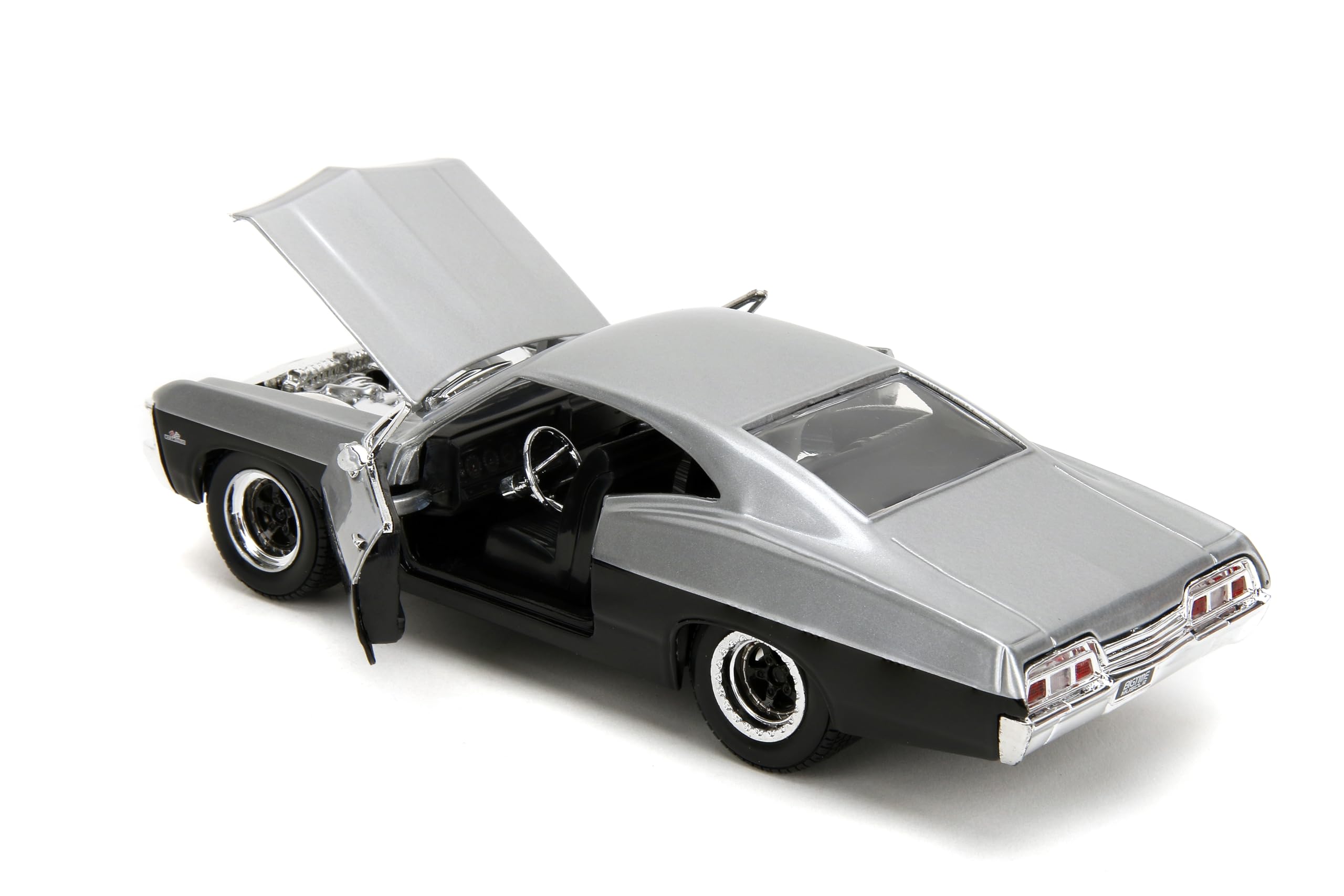 Jada BigTime Muscle Impala SS detailed interior in 1:24 scale.
