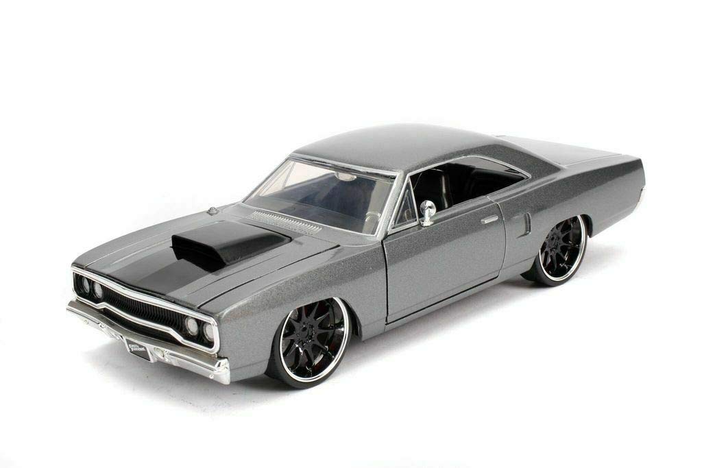 Jada Dom’s 1970 Plymouth Roadrunner front view with licensed detailing for collectors.