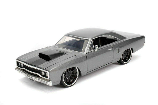 Jada Dom’s 1970 Plymouth Roadrunner front view with licensed detailing for collectors.