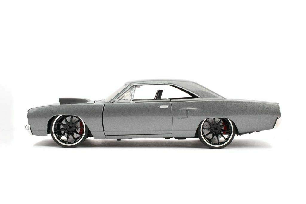 Jada 1970 Plymouth Roadrunner rear view with trunk detail for authenticity.
