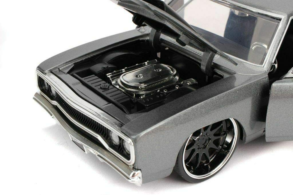 Jada Roadrunner side profile to showcase die-cast build and tires.