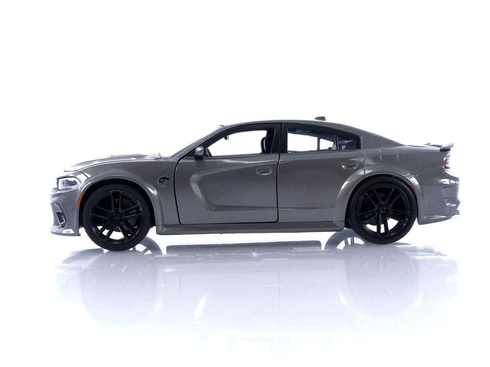 Jada 1:24 scale model featuring interior details for immersive display