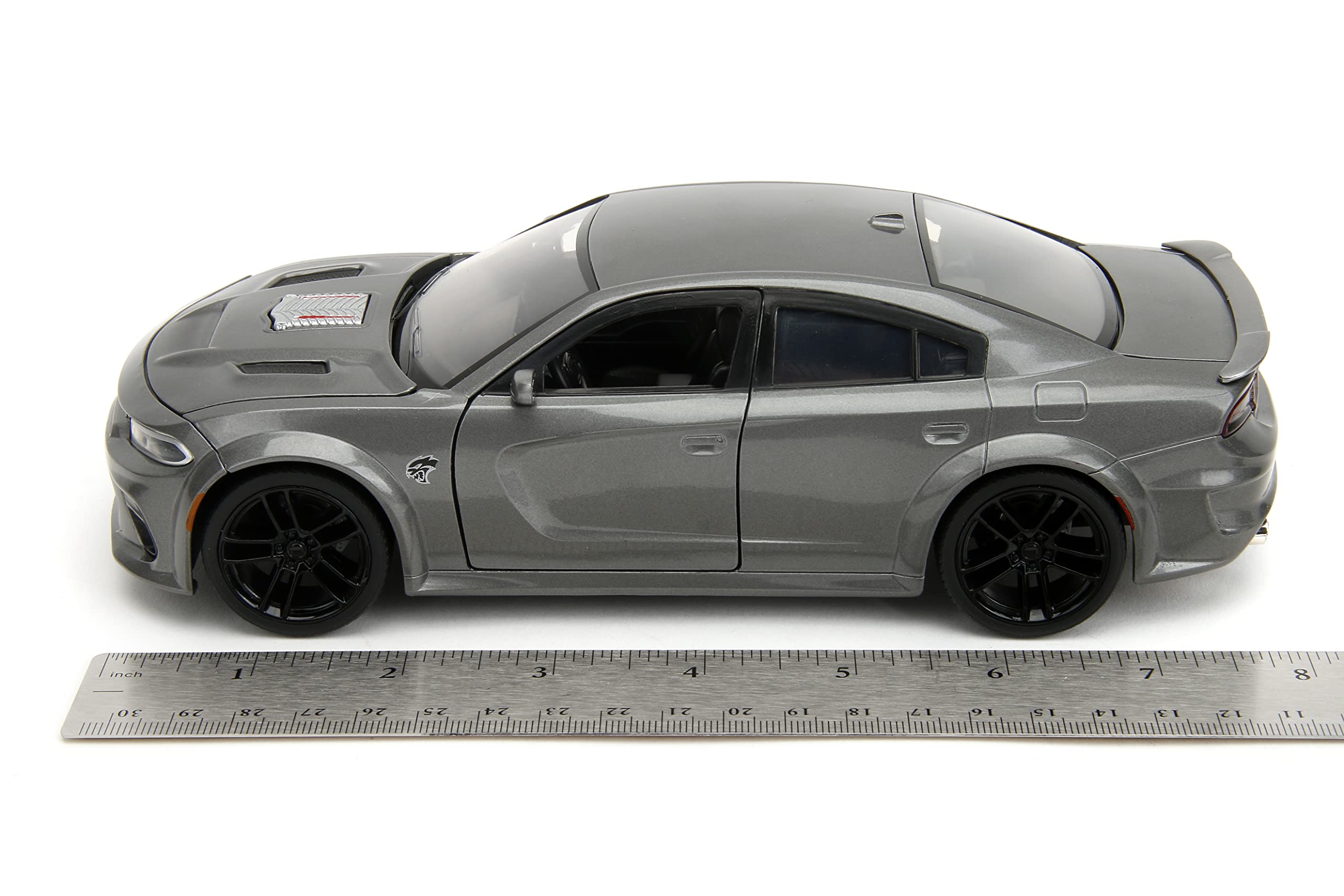 Jada 1:24 scale model capturing feature-rich details for fans