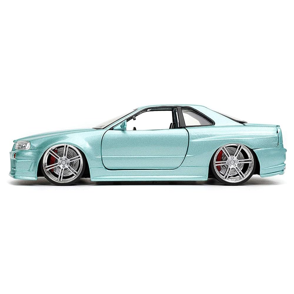 Realistic rubber tires and durable die-cast construction support long-lasting collection use.