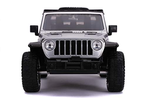 Jada Jeep Gladiator 1:24 interior detail for immersive viewing.