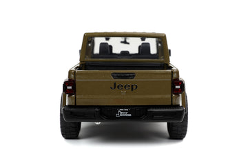 Jada Just Trucks opening doors and tail bed add authentic action and display options.
