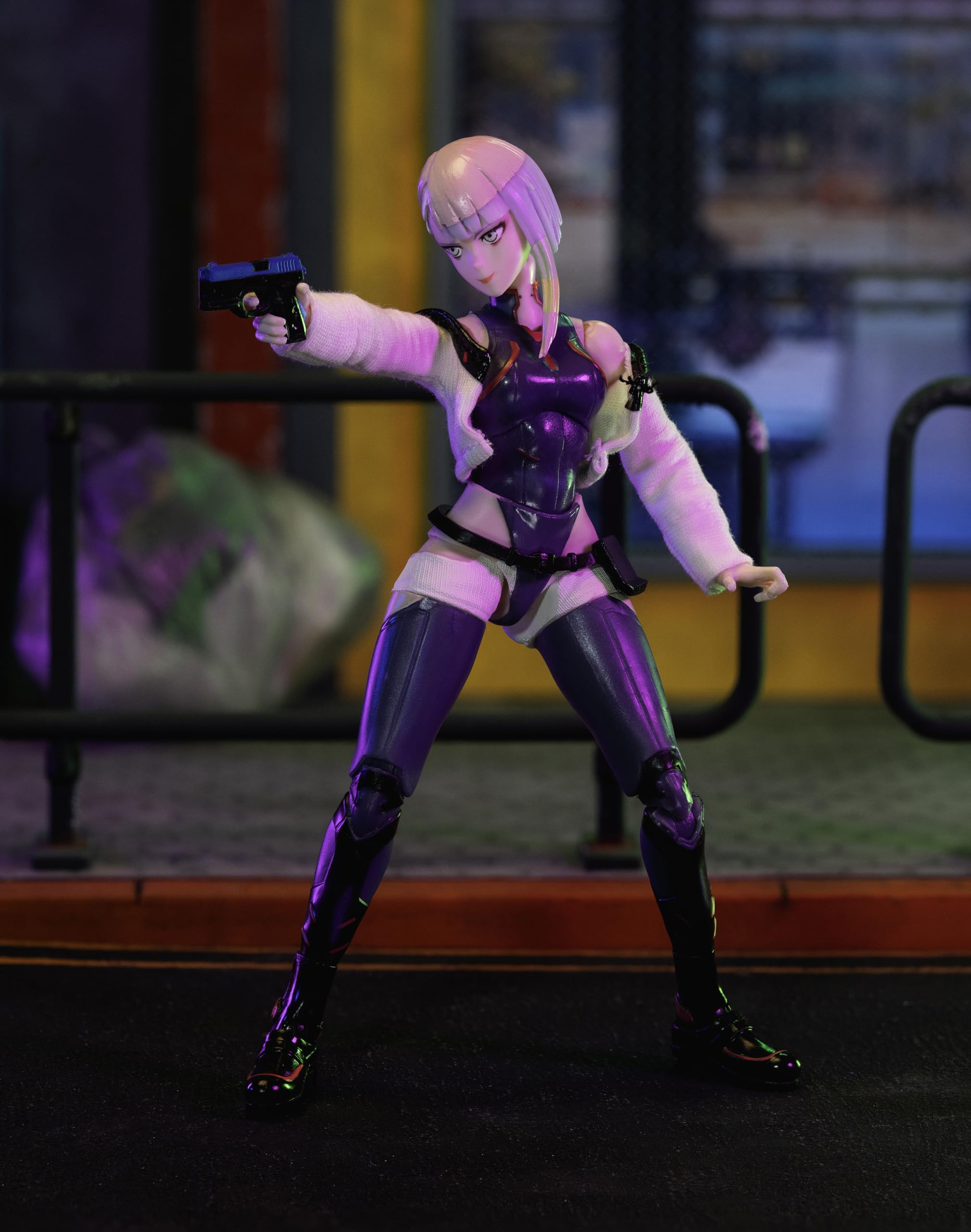 Interchangeable hands enable different grips and gestures.