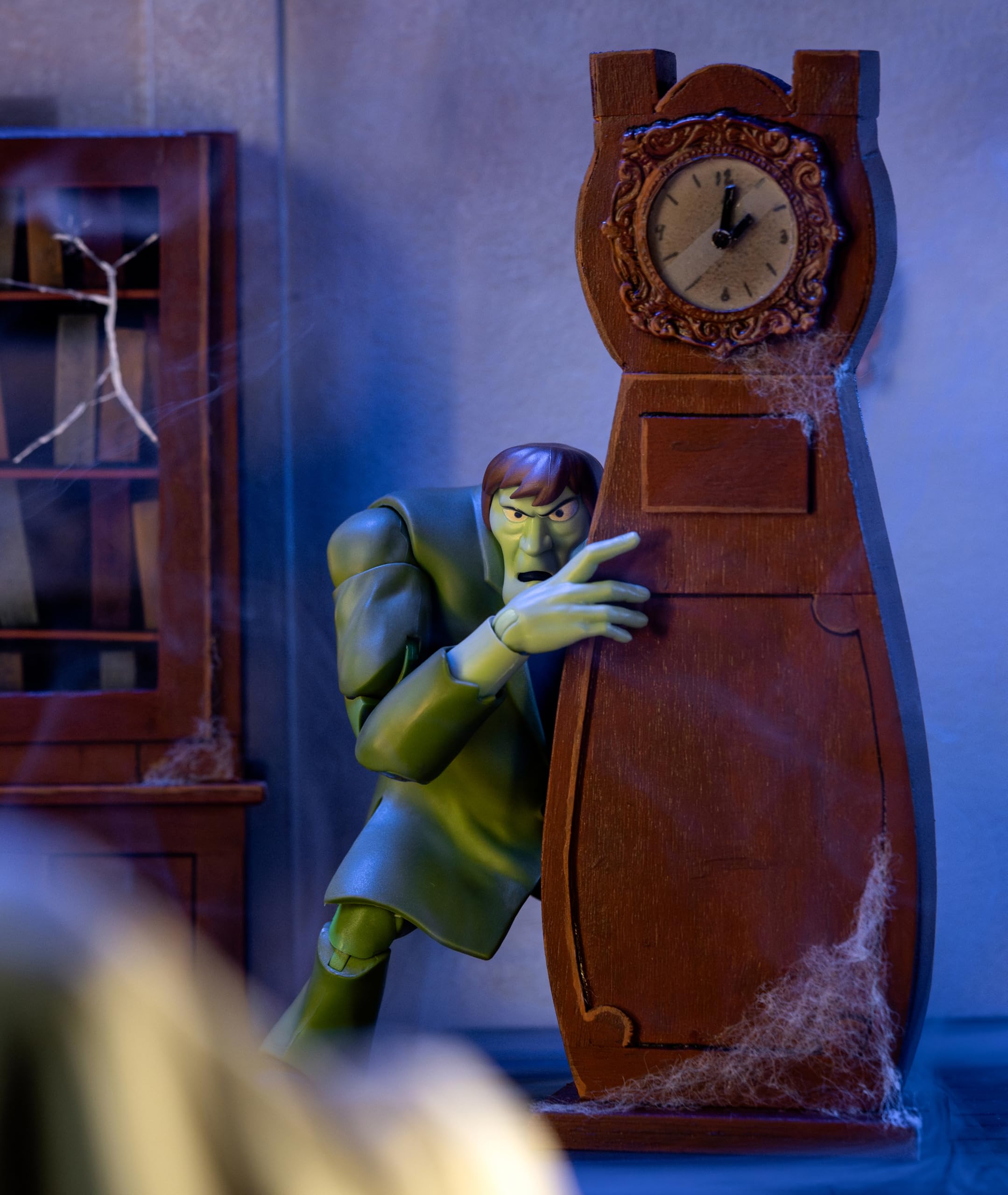 Jada Scooby-Doo Creeper figure ragged coat adds eerie texture